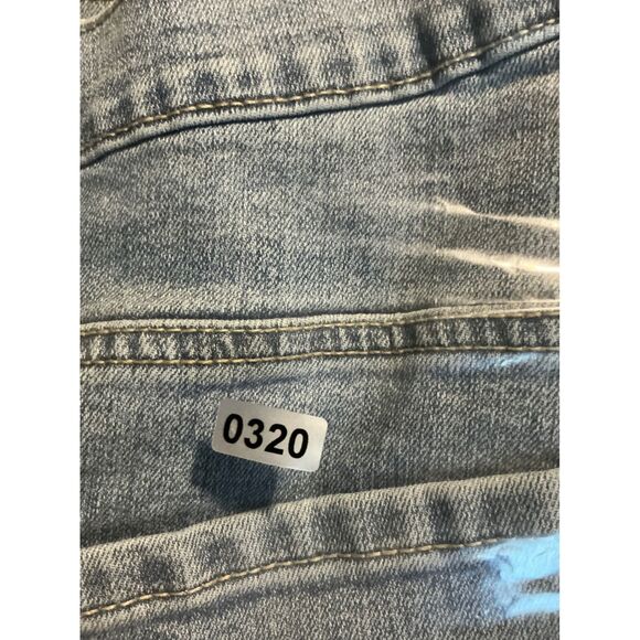 Gloria Vanderbilt Amanda Jeans Women's 18W Short Light Wash Denim Straight Leg - Picture 8 of 8